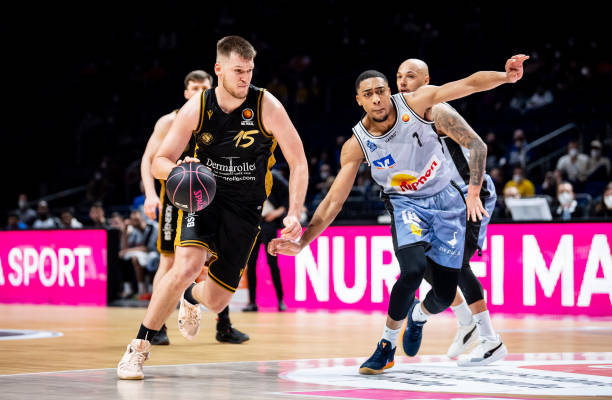 打破更多纪 打破更多纪