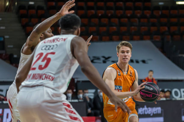 态起伏的担 态起伏的担