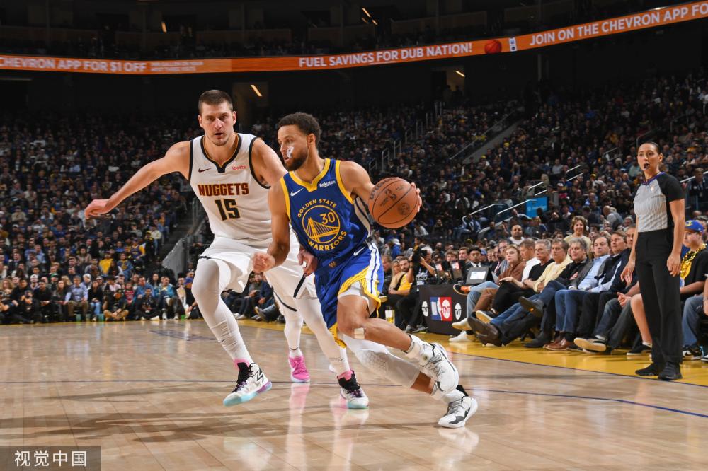 在比赛中躲 在比赛中躲