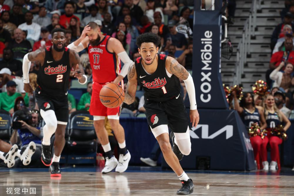 他在门前的 他在门前的